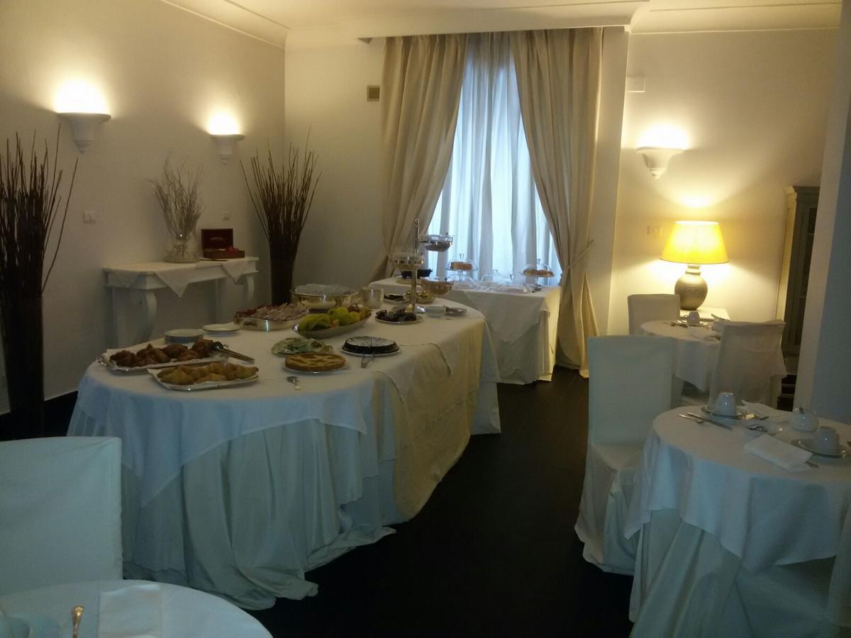 فوجيا White House Hotel المظهر الخارجي الصورة
